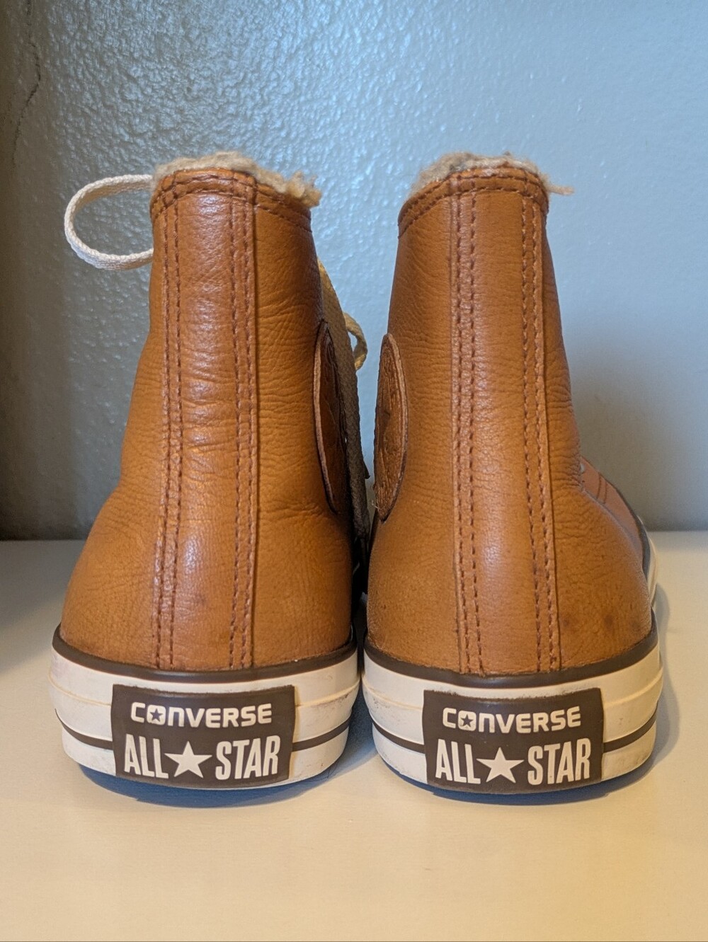 Mens  Tan High-Top Sneakers with Faux Fur Lining Size 6 - Picture 2 of 10
